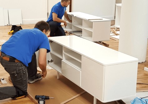 Perakitan Furnitur Ruang Tamu